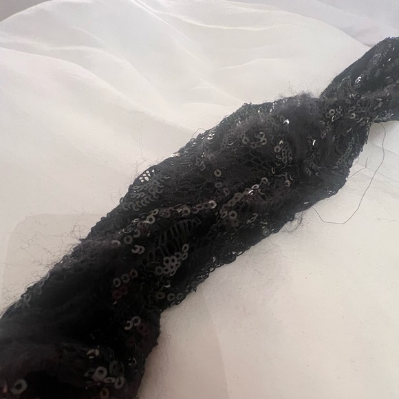 ABYSS BY ABBY Lace gown - Picture 7 of 7